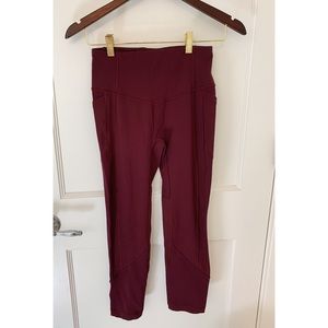 Lululemon crop legging in wine color